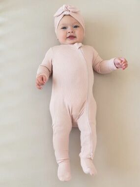 🦢 6~9 Mth 2-Way Zipper Footie - Pale Blush by Angel Dear NWT